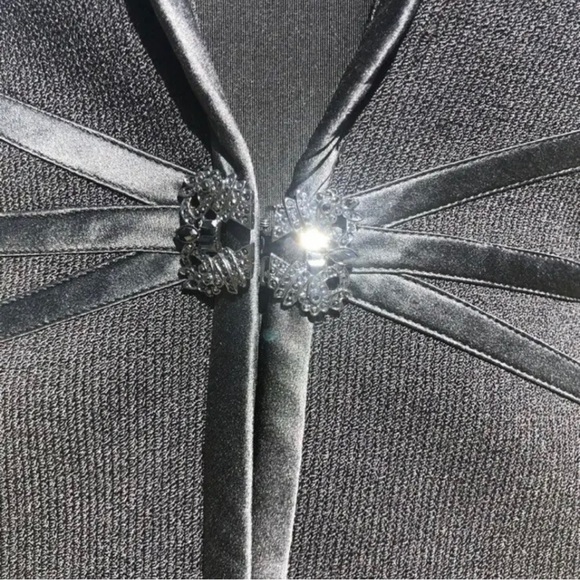 St. John Evening black knit “ tuxedo type” jacket with satin accents Sz 4 eu 36 - Picture 6 of 12